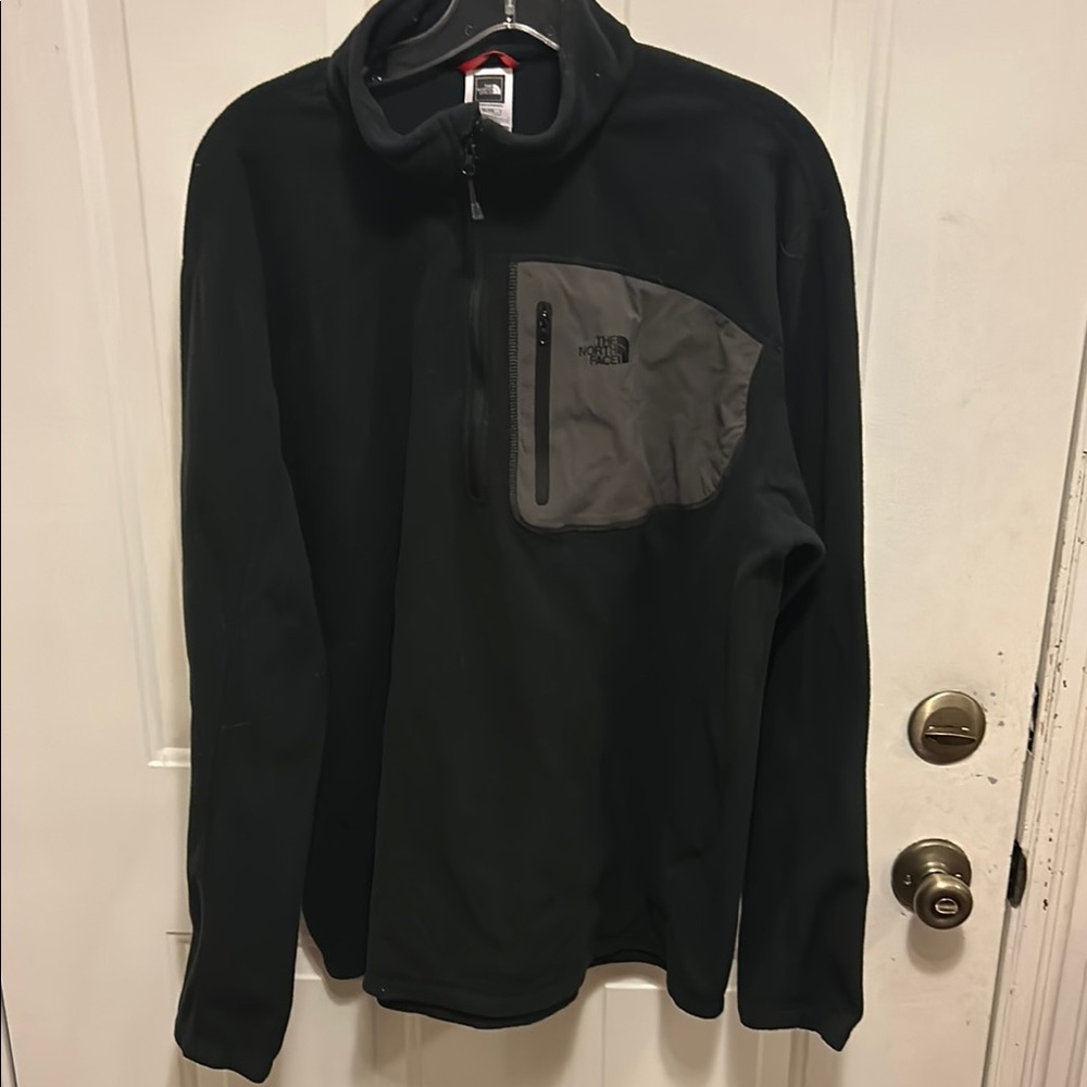 The North Face Men's Black Quarter Zip